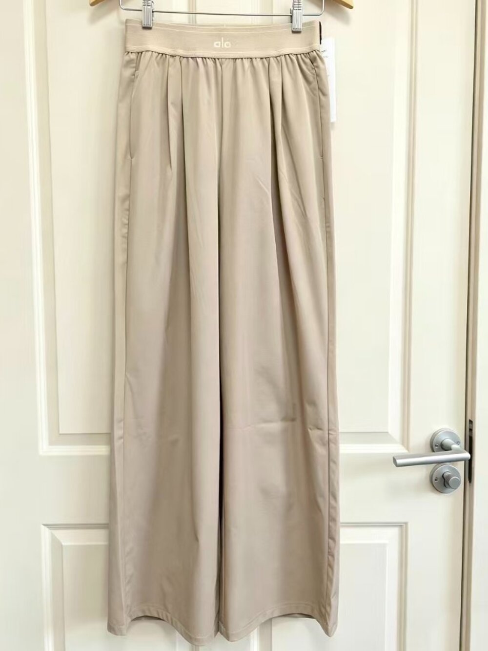 NWT Alo Yoga（Regular）Suit Up Trouser 💓 Gravel Wide Leg Pants👖